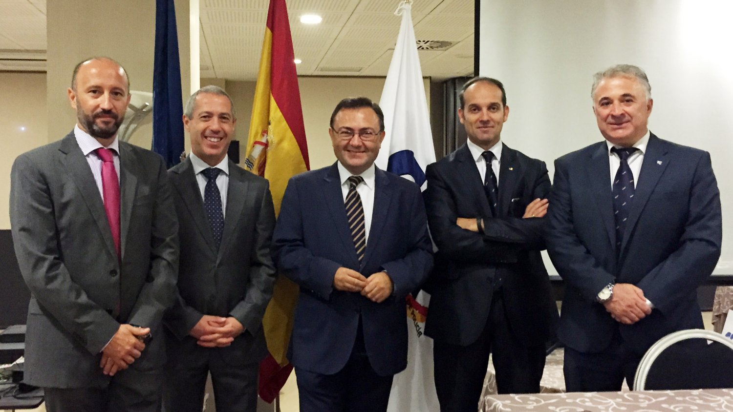 Heredia destaca el compromiso del PSOE de mejorar los derechos y dotar de más recursos a la Policía Nacional