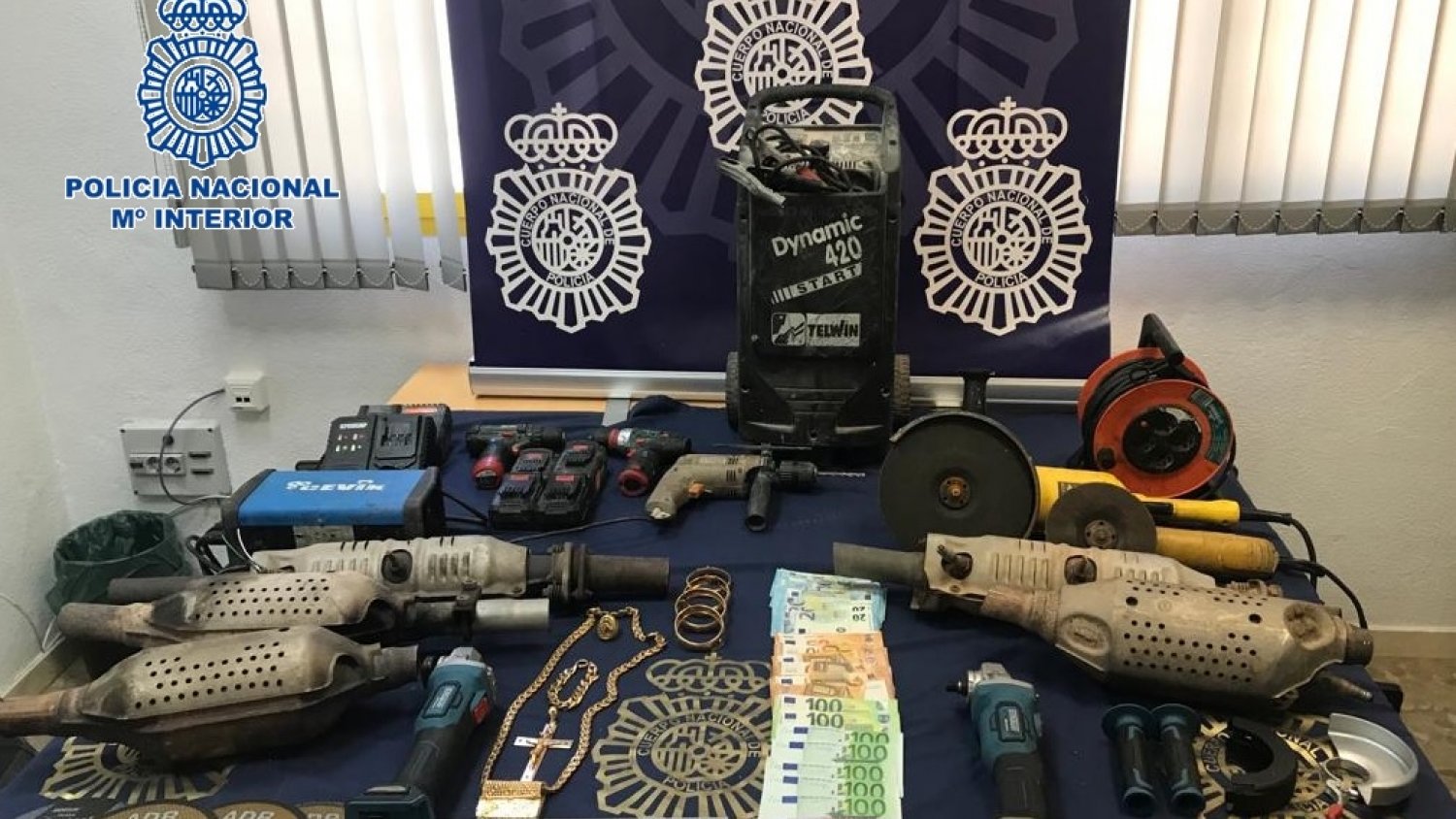 Desarticulada una organización criminal dedicada a la sustracción de catalizadores de coches