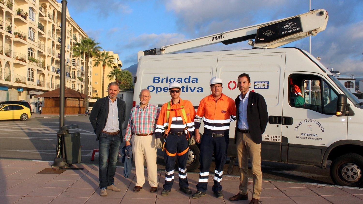 Estepona pone en marcha el Plan de Mejora de Iluminación que actuará en tres kilómetros de jardines