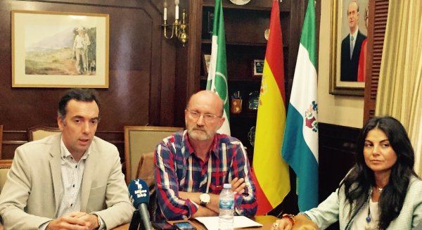 Mijas y Alcaucín valoran que el proyecto de la modificación de la ley permita la regularización de viviendas ilegales, la mayoría en esos municipios