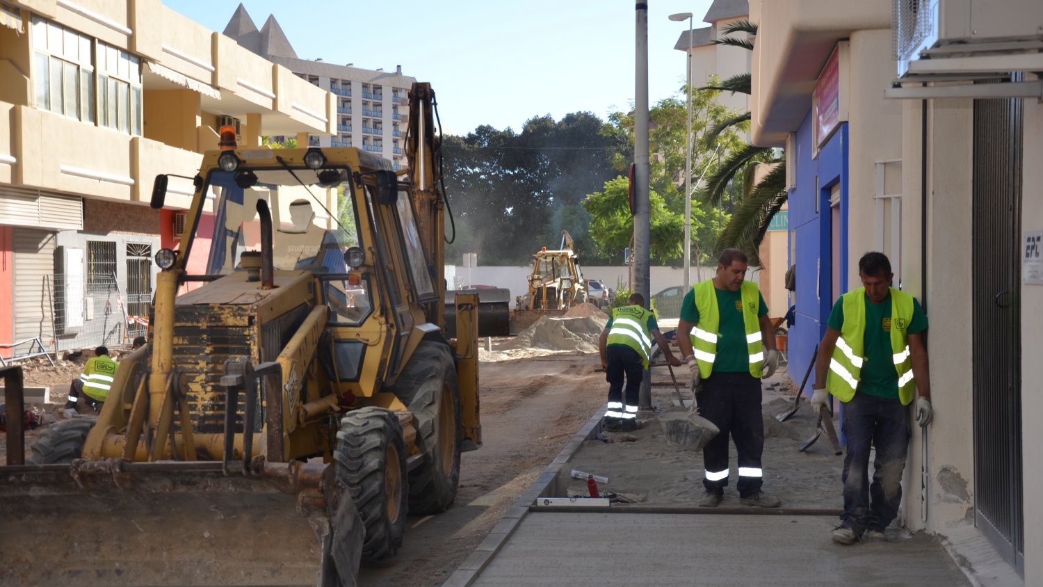 El Ayuntamiento de Fuengirola remodela la calle Voluntarios de Protección Civil tras una inversión de unos 97.000 euros