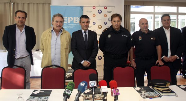 El Ayuntamiento de Marbella y empresarios se unen para coordinar actuaciones y mejorar la promoción turística de Puerto Banús