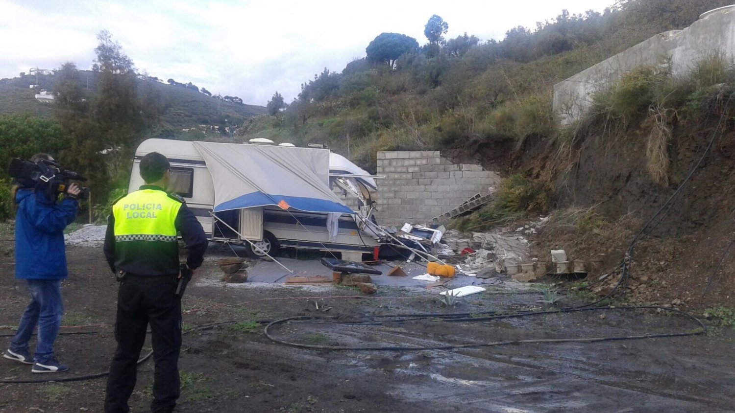 Fallece un hombre de 69 años al caer parte de un muro en la caravana en la que estaba