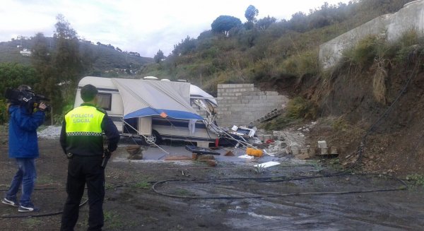 Fallece un hombre de 69 años al caer parte de un muro en la caravana en la que estaba