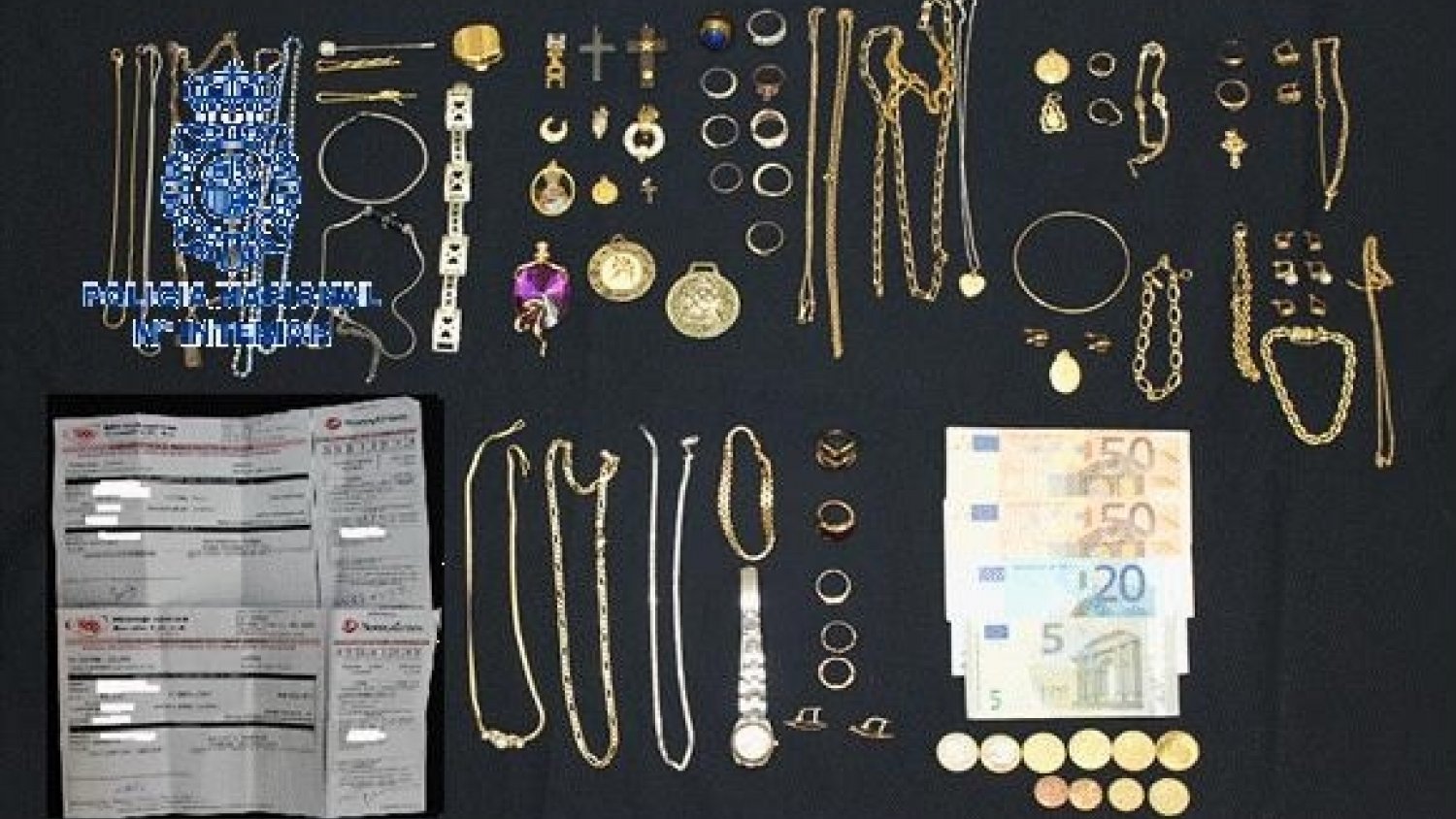 Detienen a una empleada de hogar por sustraer joyas valoradas en más de 10.000 euros en la casa en la que trabajaba