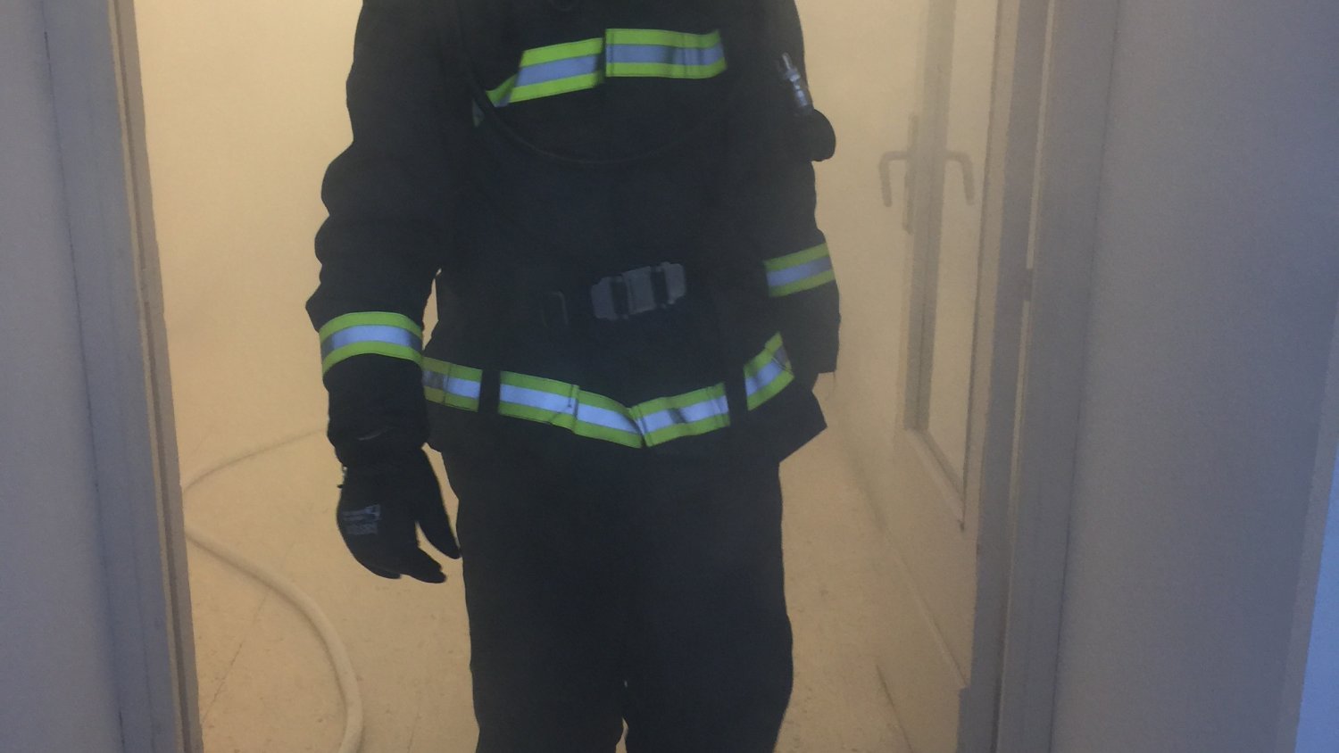 Medio centenar de trabajadores participan en un simulacro de incendio y evacuación en el Hospital Civil