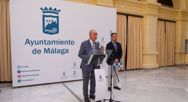El Ayuntamiento adelanta un millón de euros para la construcción del tejado de dos aguas de la Catedral