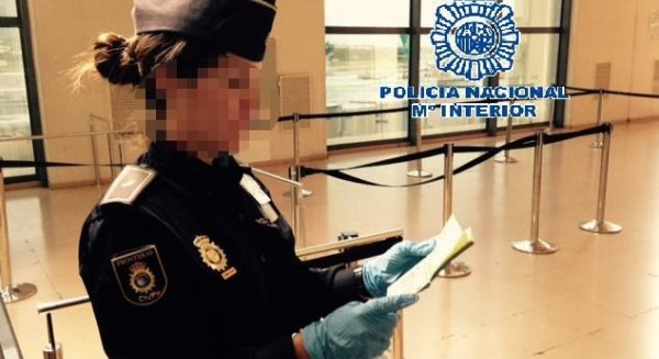 Detenidas en 11 días a cuatro personas por falsedad documental en el aeropuerto de Málaga