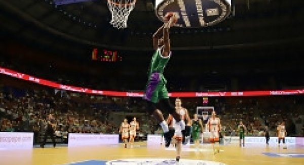 Victoria en casa para el Unicaja
