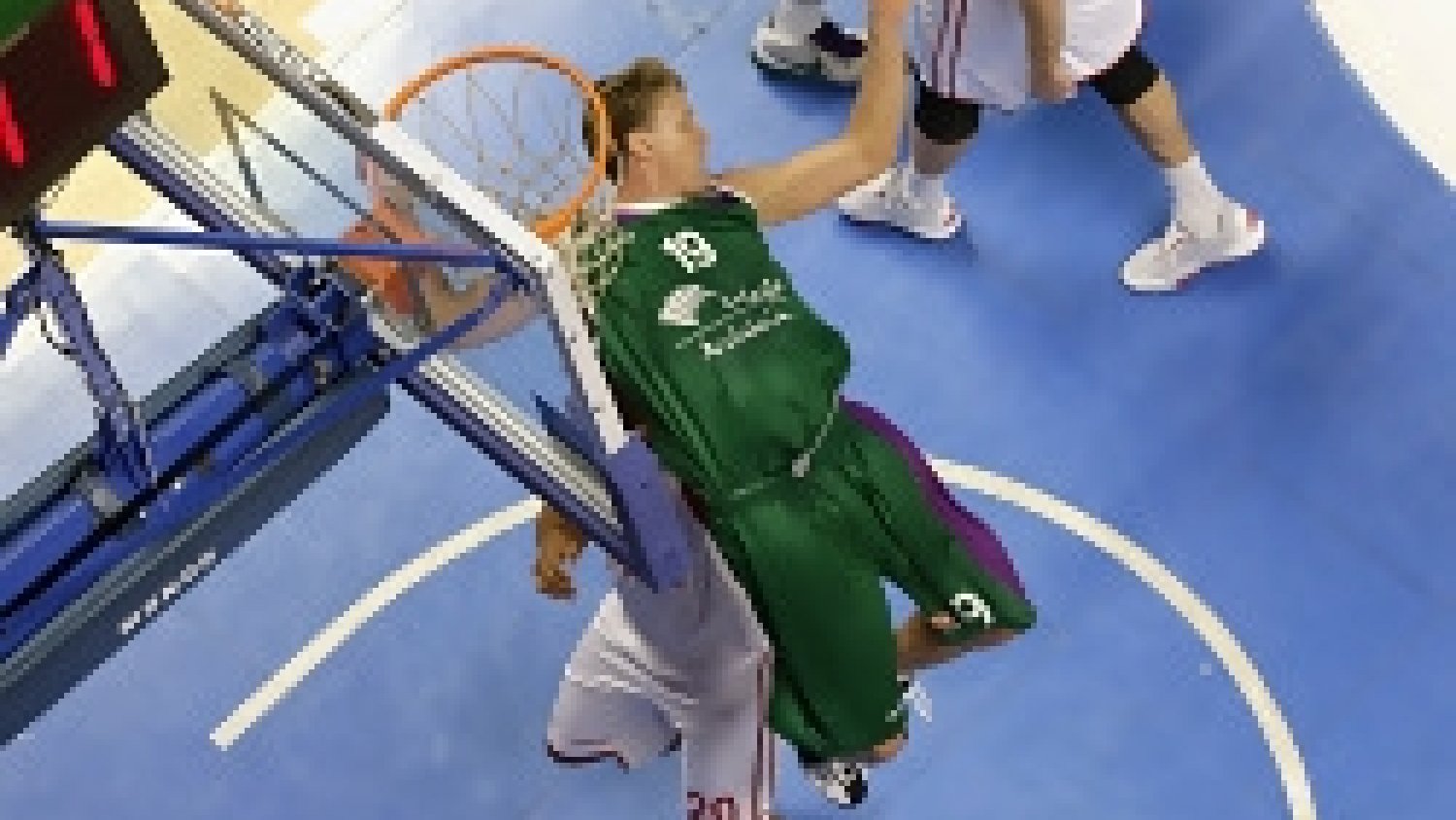 El Unicaja no falla y sella su primera victoria ante el Brose Baskets