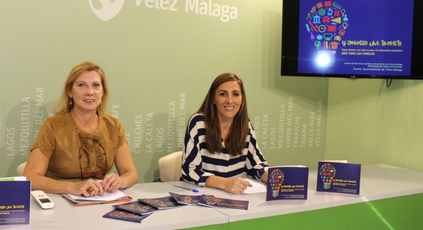 Vélez edita una guía para asesorar a las familias con menores que inician el curso en secundaria