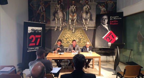 Juan Bello, ganador del XVI Premio Internacional de Poesía 'Emilio Prados' con su obra 'Nada extraordinario'