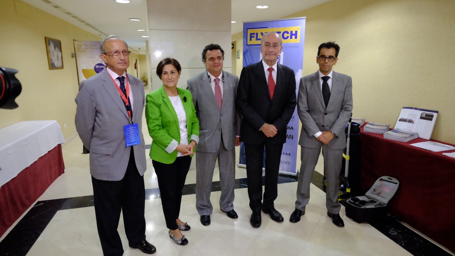 Una veintena de empresas participan en un foro de seguridad, disponibilidad y redes wireless