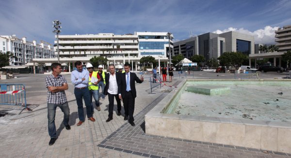 La remodelación de la Plaza Antonio Banderas de Marbella culminará finales de año