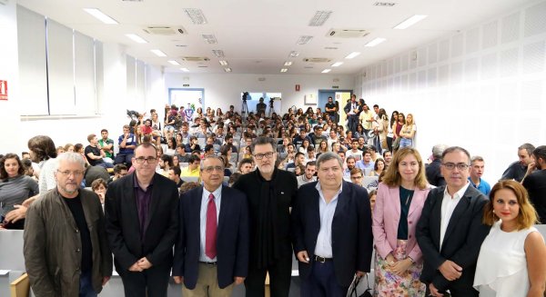 El arquitecto Jean Philippe Vassal imparte oficio en la apertura oficial de la escuela de la UMA