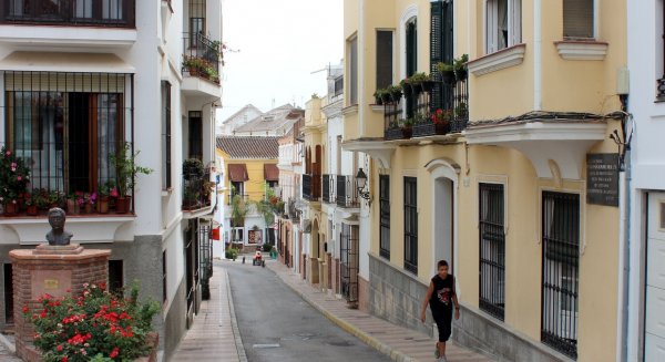 El Ayuntamiento de Estepona logra reducir casi a la mitad el presupuesto de la obra de remodelación de la calle Manzanares