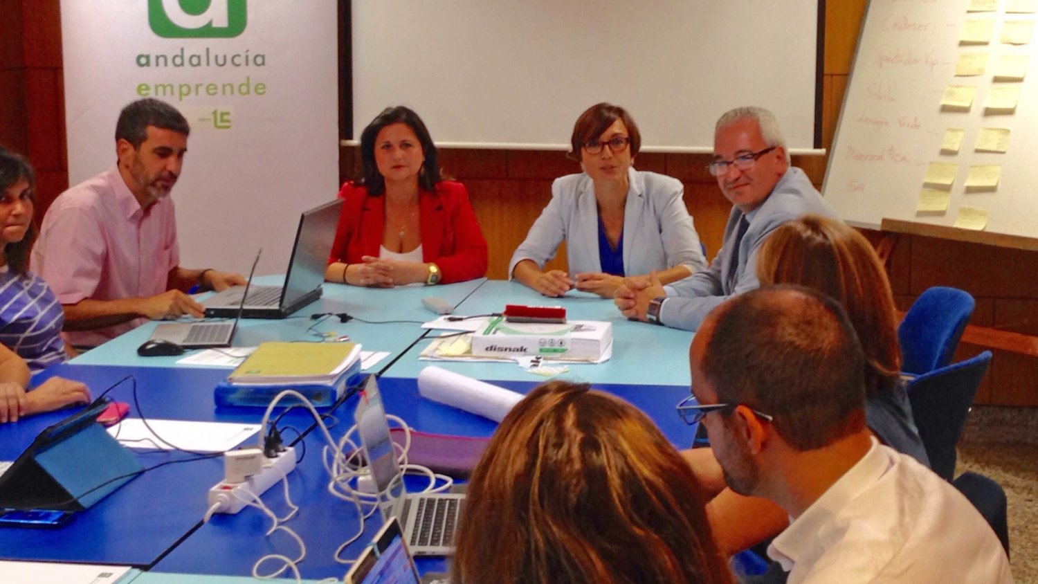 El PSOE exige al Ayuntamiento agilizar los trámites para emprendedores y empresas