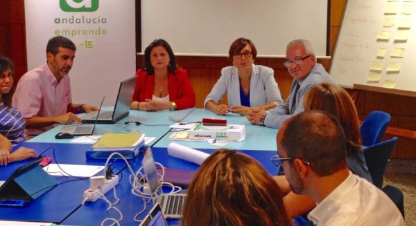 El PSOE exige al Ayuntamiento agilizar los trámites para emprendedores y empresas