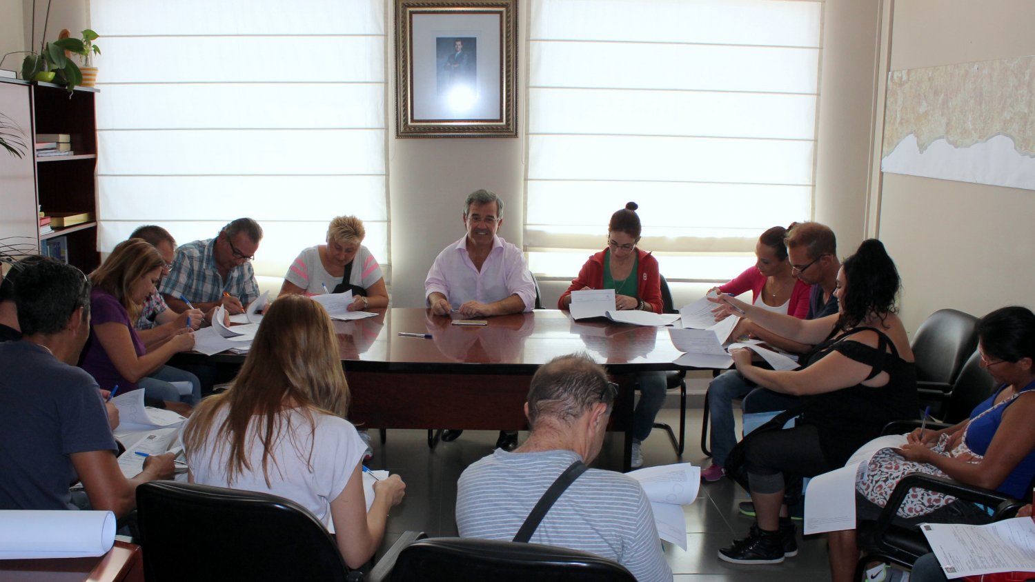 Estepona firma 93 contratos del plan de empleo para personas en riesgo de exclusión social