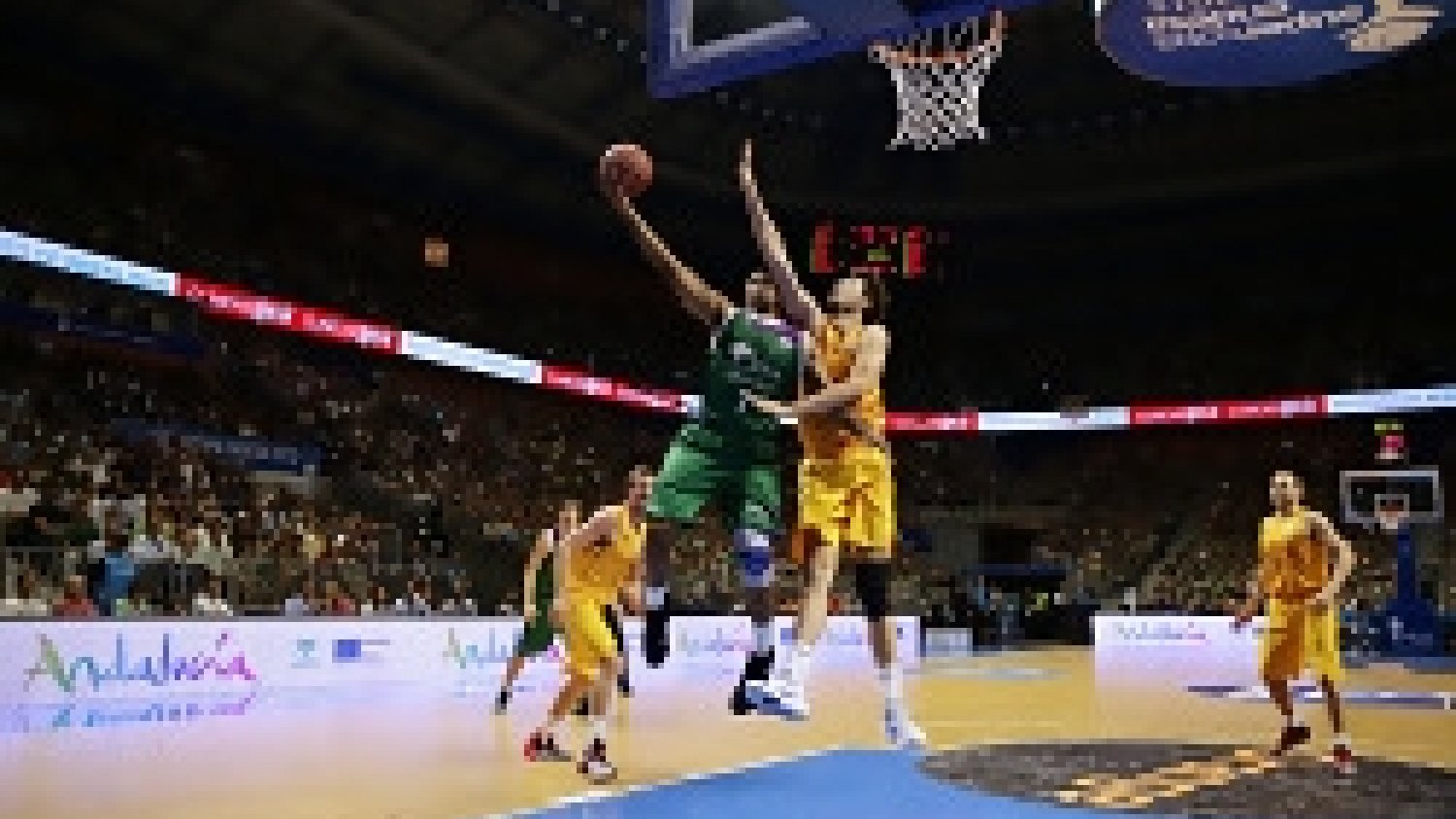 El Unicaja cae ante el Barcelona en la final de la Supercopa Endesa