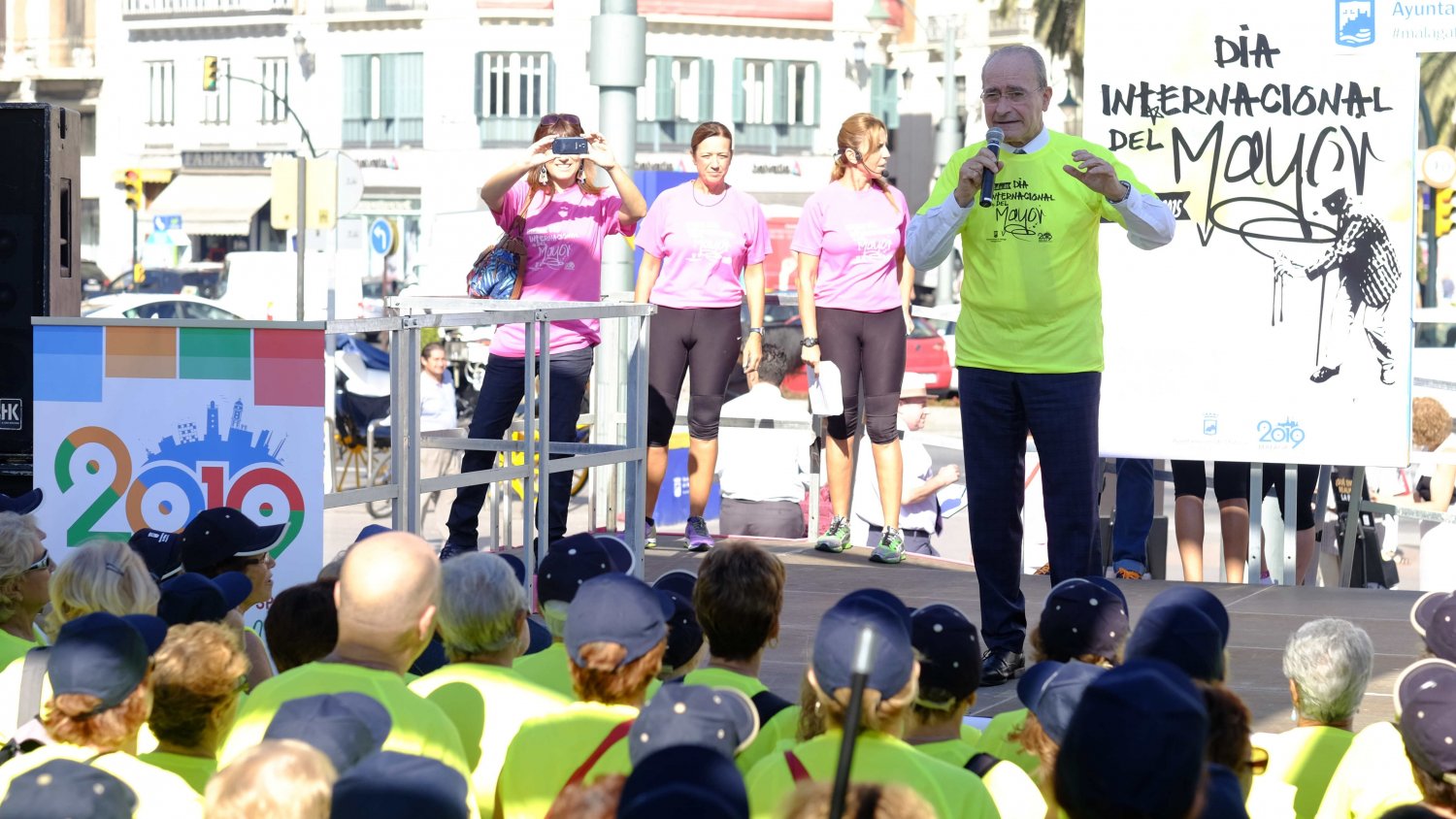Unos 1.200 mayores participan en la marcha saludable