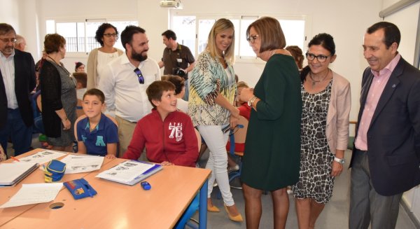 De la Calle visita las nuevas instalaciones del colegio 'San Sebastián' de Archidona
