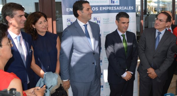 El consejero de Turismo apuesta por emprender en Andalucía el camino de la excelencia para fidelizar turistas y atraer nuevos viajeros