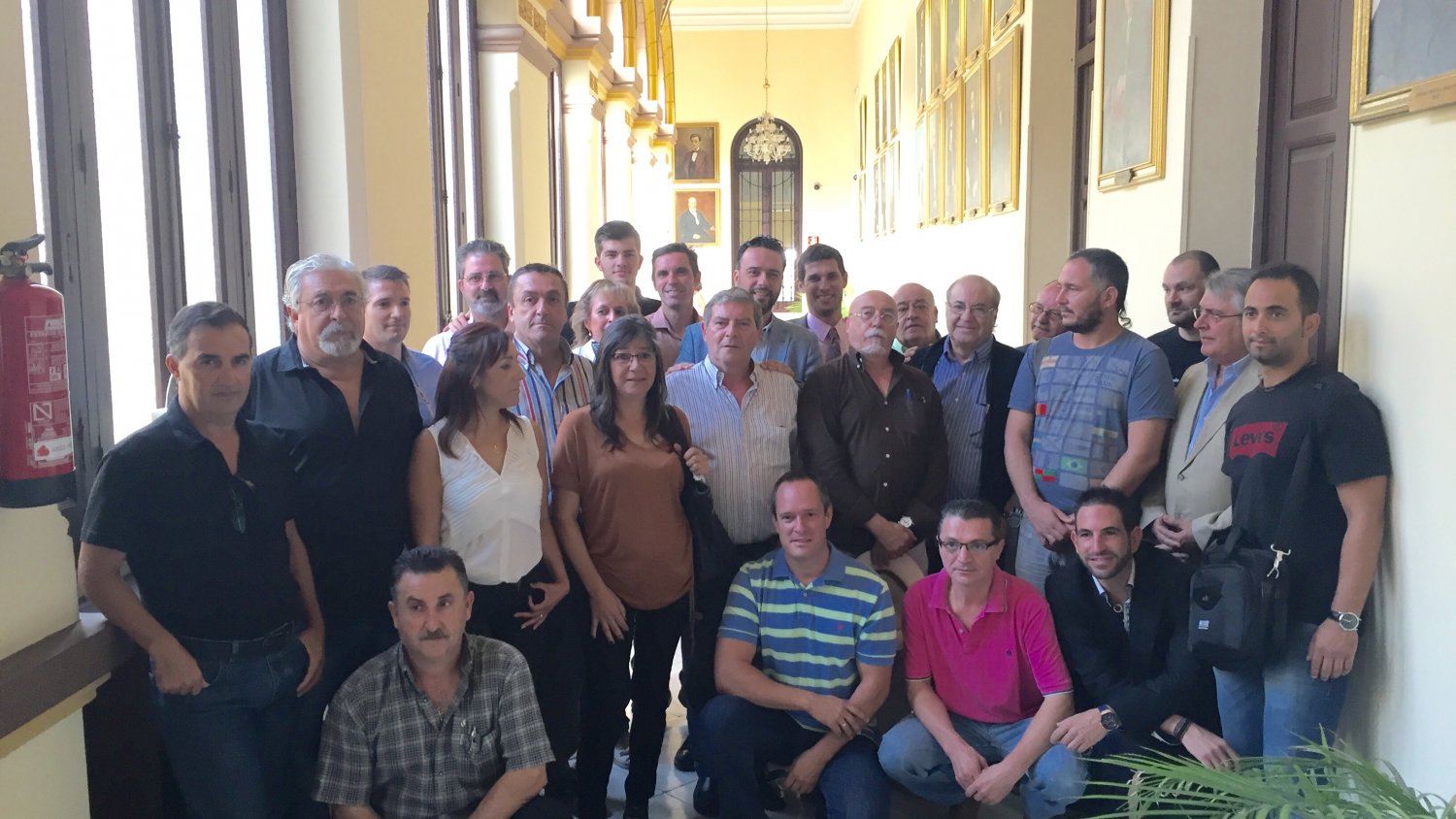 El Ayuntamiento y Ecocovidrio reconocen la labor de reciclaje de 17 establecimientos durante la Feria 2015