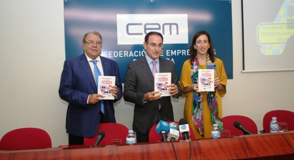 La CEM y la Cámara de Comercio elaboran un manual para impulsar la actividad de los autónomos
