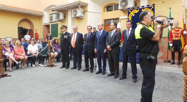 La Policía Local celebra el Día de su Patrón y distingue a las dos primeras mujeres agentes del cuerpo, que se jubilan