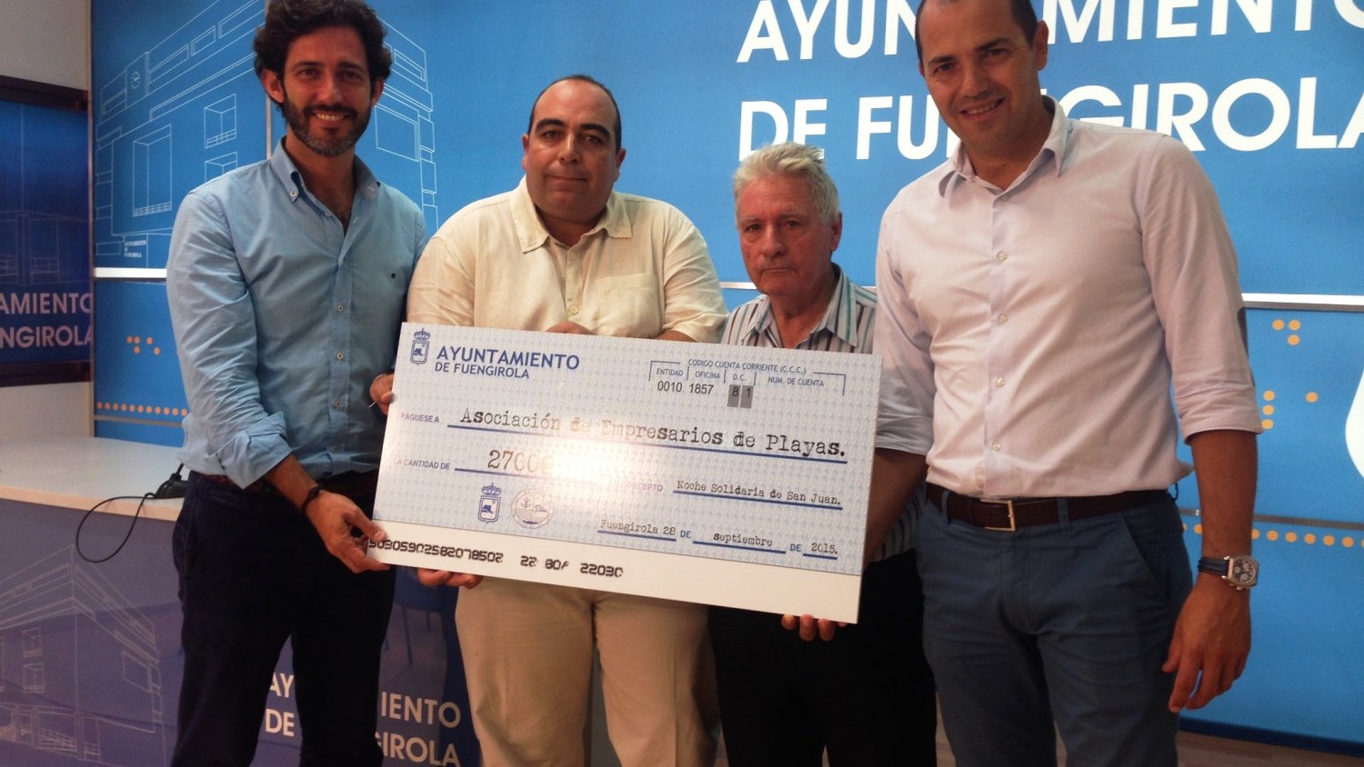 Los chiringuitos de Fuengirola donan parte de la recaudación de la Noche de San Juan al Banco Municipal de Alimentos
