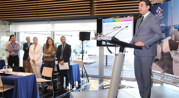 Fernández destaca la capacidad del turismo idiomático para difundir la imagen del destino Andalucía y fidelizar viajeros