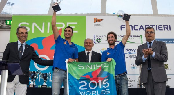 Álvaro Martínez y Gabriel Utrera suben al podio del Mundial de Snipe