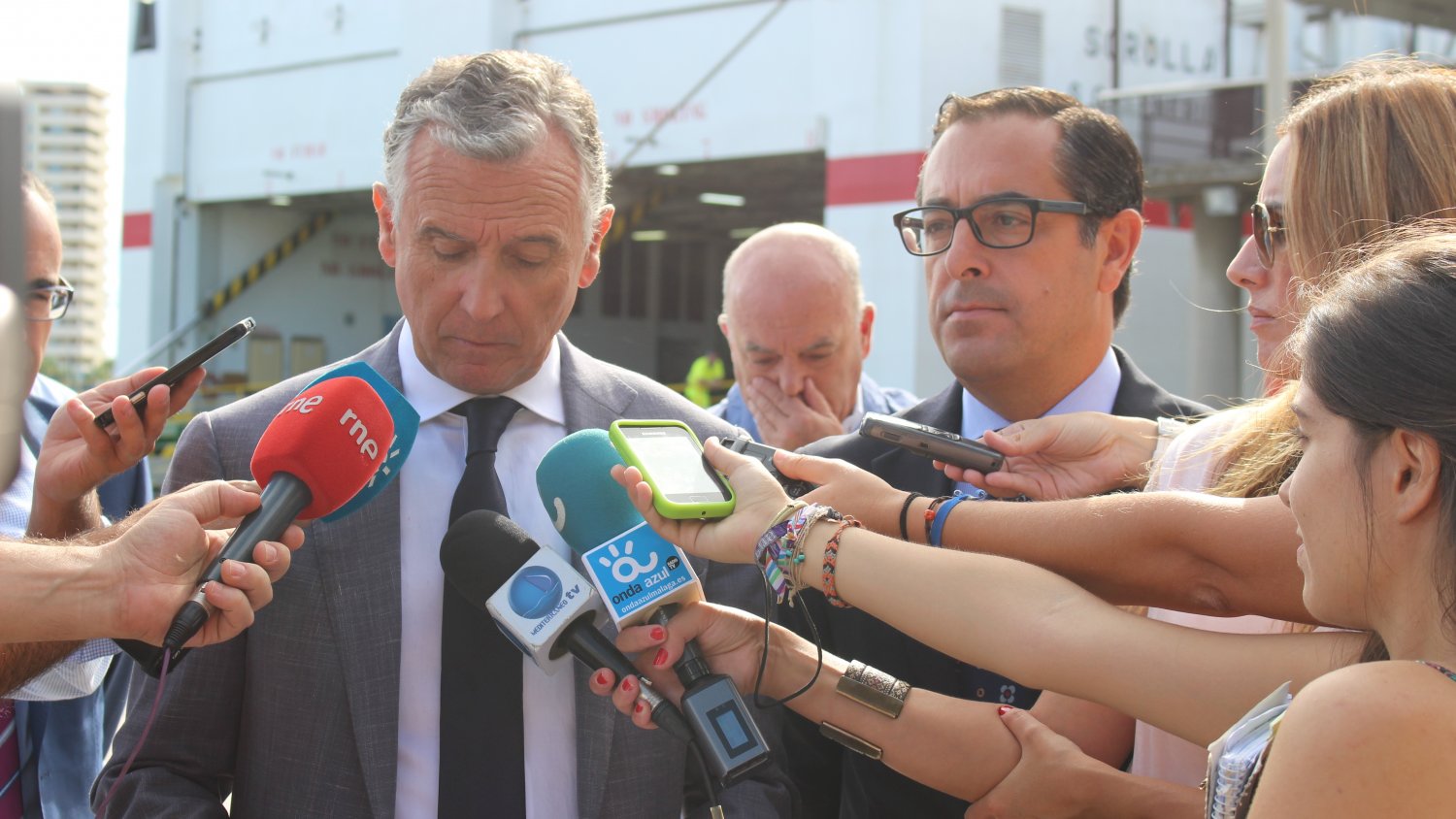 Briones destaca el liderazgo de Málaga en el incremento de viajeros y vehículos en la OPE