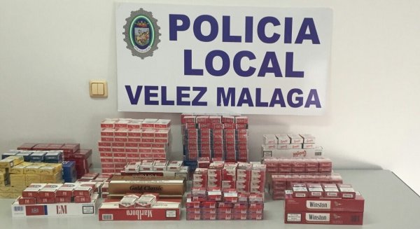 Policía Local de Vélez-Málaga intervienen unas 570 cajetillas de tabaco de contrabando