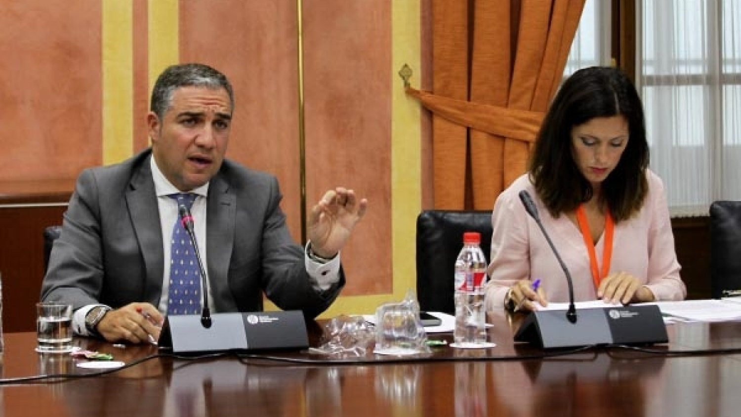 Bendodo defiende una mayor agilidad en la tramitación de los planes urbanísticos