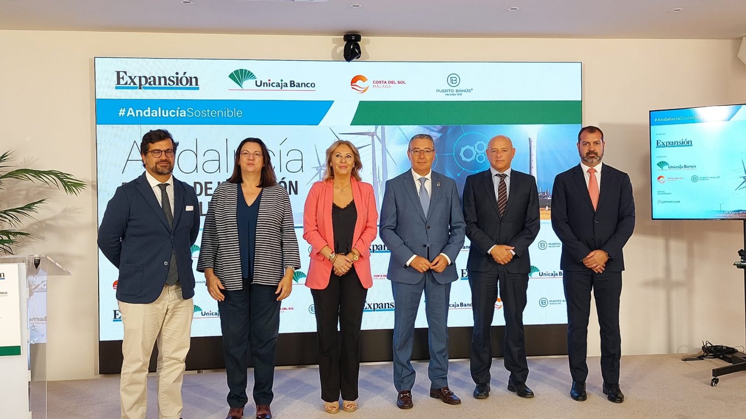 España afirma que el nuevo impuesto del Gobierno pretende “castigar” y “cortarle las alas a Andalucía”