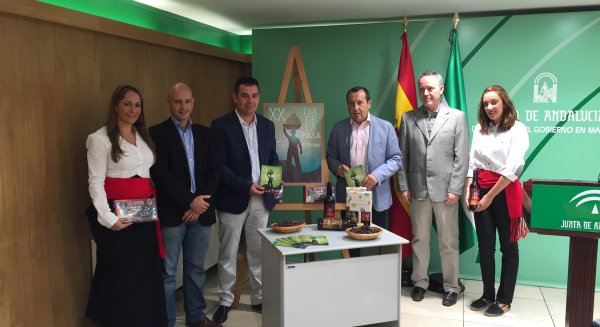 El alcalde de El Borge reivindica en el XX Día de la Pasa el precio 