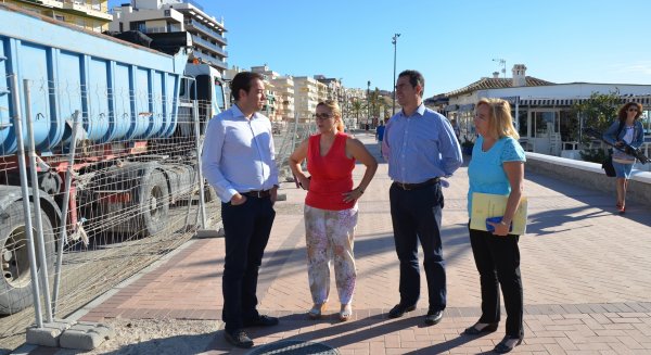 La alcaldesa de Fuengirola pide al Gobierno que vele para que se cumplan los plazos de obras del paseo marítimo