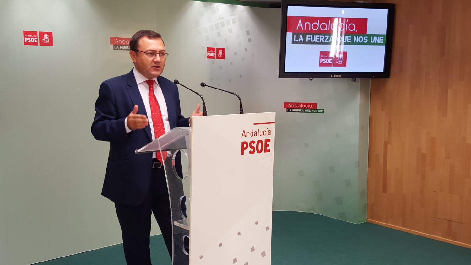 Heredia (PSOE) critica que 