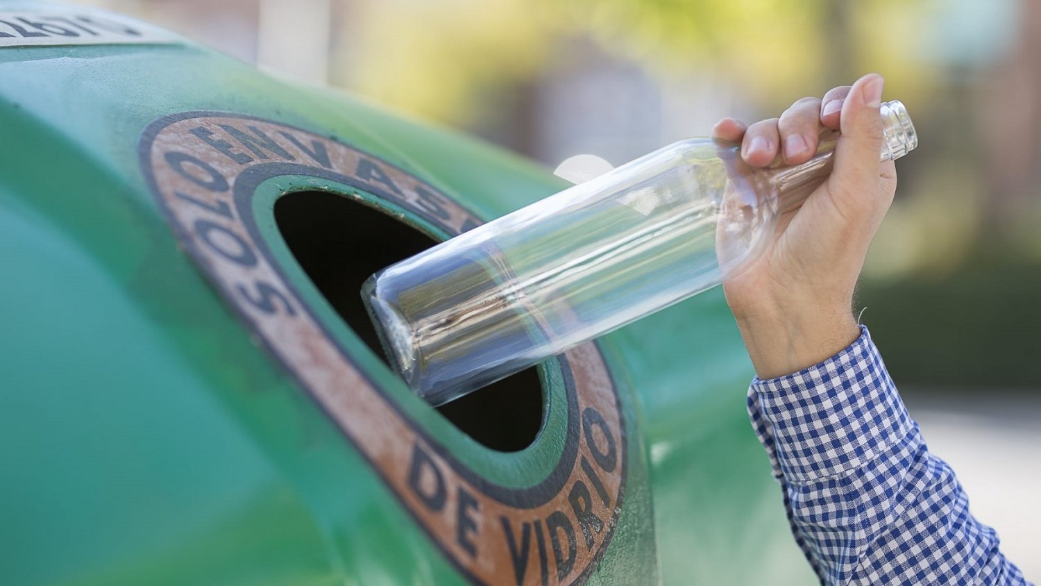 Fuengirola obtiene el primer puesto nacional de la campaña de reciclaje de vidrio ‘Movimiento Banderas Verdes’