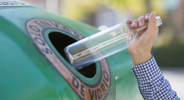 Fuengirola obtiene el primer puesto nacional de la campaña de reciclaje de vidrio ‘Movimiento Banderas Verdes’