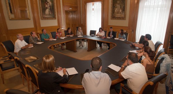 Marbella celebra la primera Mesa Social por el Empleo para desarrollar planes adaptados las demandas de los parados