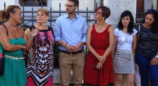 El PSOE exige mejorar las condiciones laborales de los informadores turísticos en Málaga