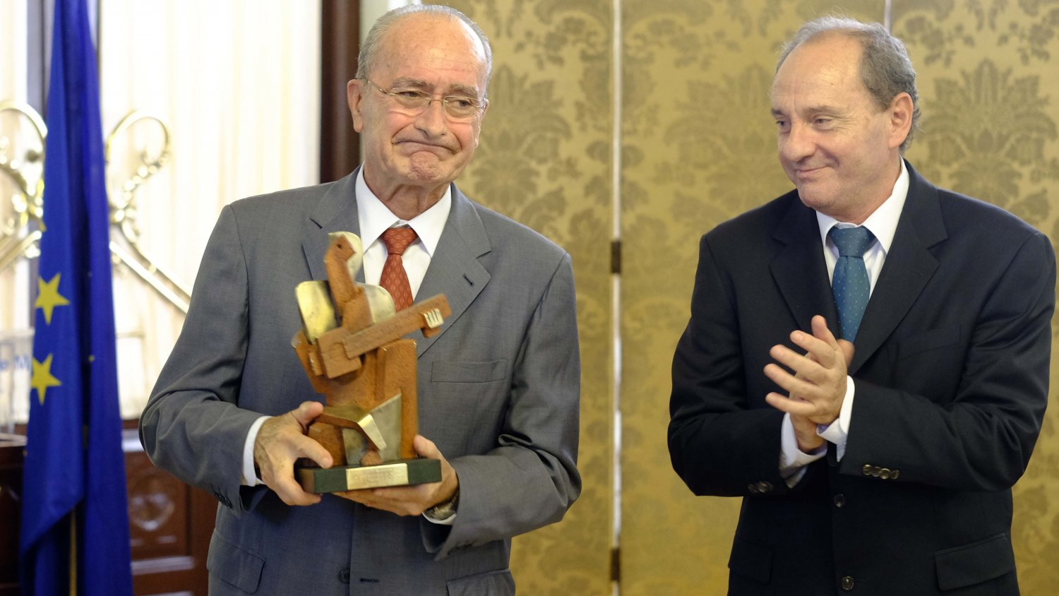 De la Torre recibe el 'Premio Excelente por el Impulso del sector TIC' en la provincia de Málaga