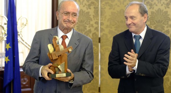 De la Torre recibe el 'Premio Excelente por el Impulso del sector TIC' en la provincia de Málaga