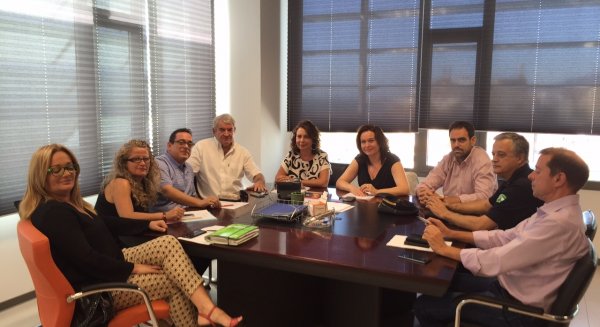 El Ayuntamiento y los hosteleros crean una mesa técnica para impulsar medidas que contribuyan mejorar la actividad