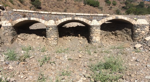 El Ayuntamiento de Málaga retira más de 700 toneladas de basura en los arroyos