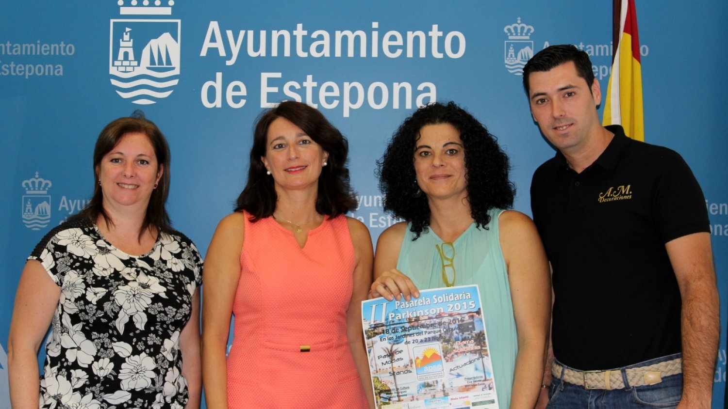 Estepona celebra la Pasarela Solidaria con un pase de moda, rifas, expositores, barra solidaria y diversas actuaciones