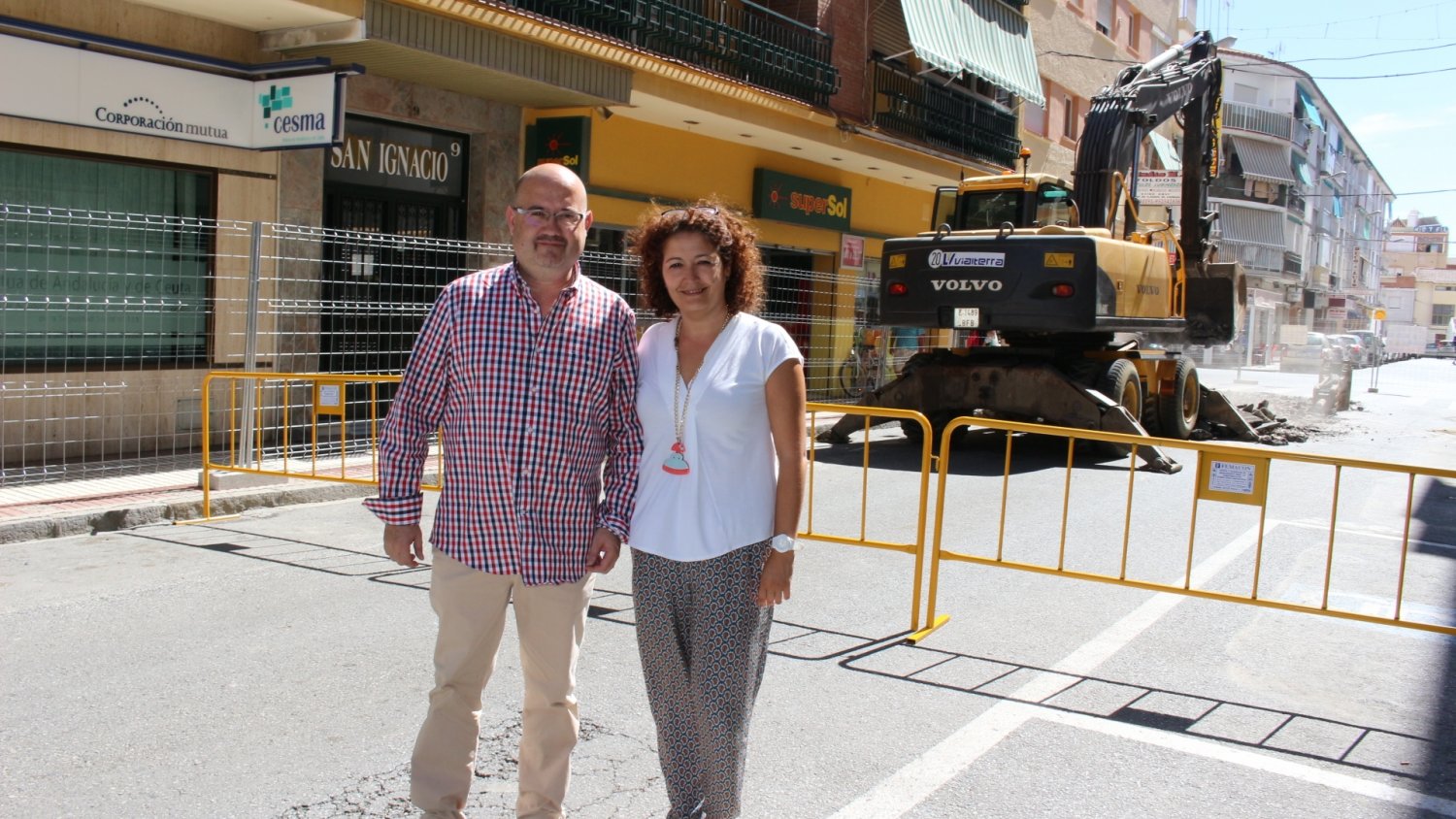 Inician los trabajos de reurbanización de la primera fase del entorno comercial de calle Princesa en Vélez-Málaga